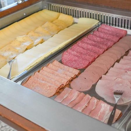 Hotel Restaurant Op De Beek Schin op Geul Eksteriør bilde